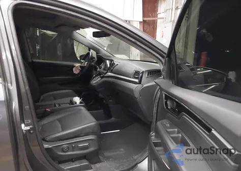 2024 Honda Odyssey Touring z USA, uszkodzony, nr VIN 5FNRL6H8XRB032500